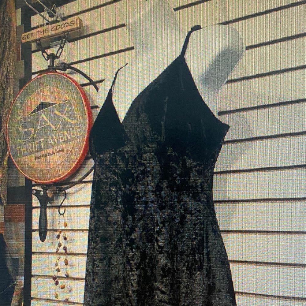 Women’s Velvet Slip Dress - Black
